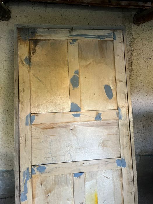 Продаю двери (береза)