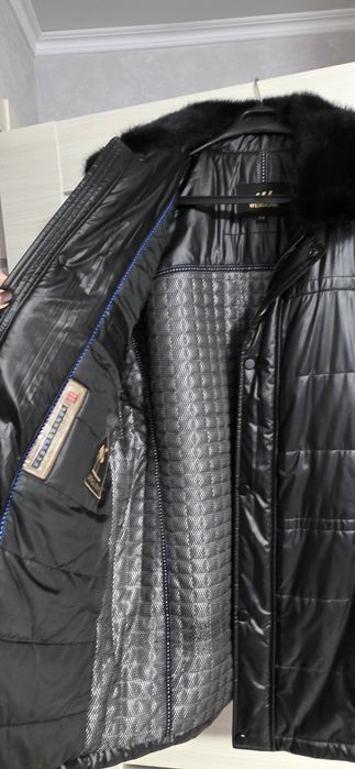 Продам мужскую куртку..