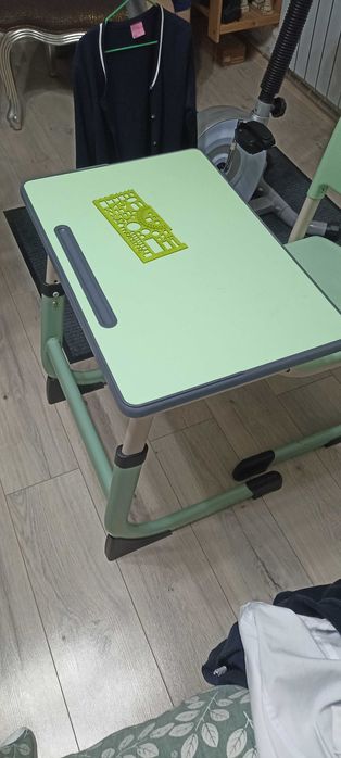 Стол парта для ребенка ученика