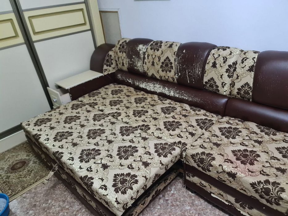 Диван четырехместный