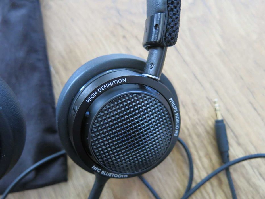 Безжични слушалки Philips Fidelio M2