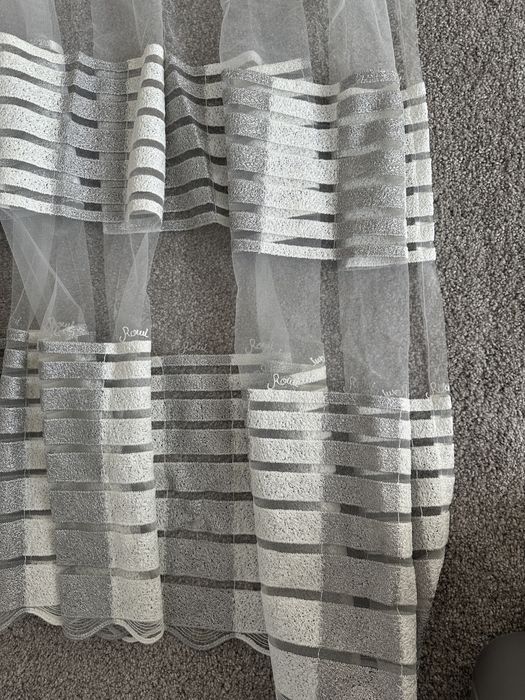 Perdea de zi,foarte frumoasa, cusuta la gata!