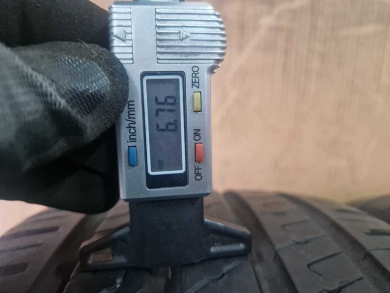 2 Barum R18 225/40
летни гуми DOT1322