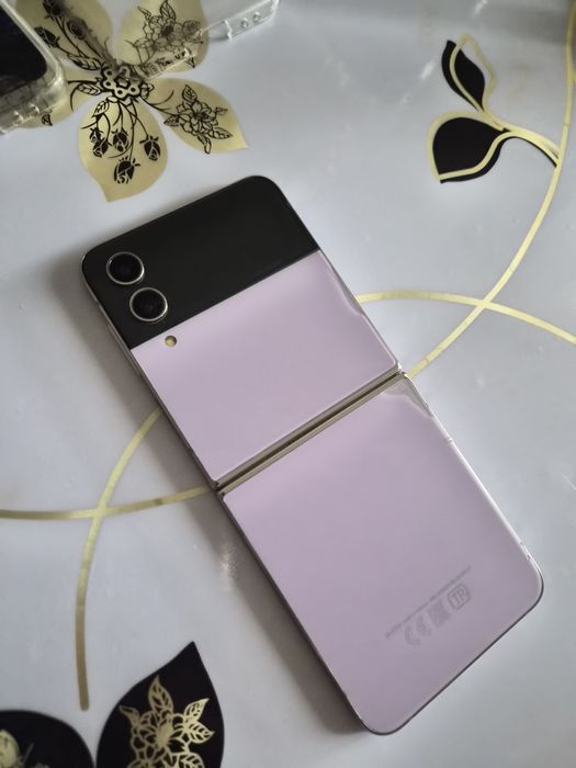 Samsung galaxy z flip 4