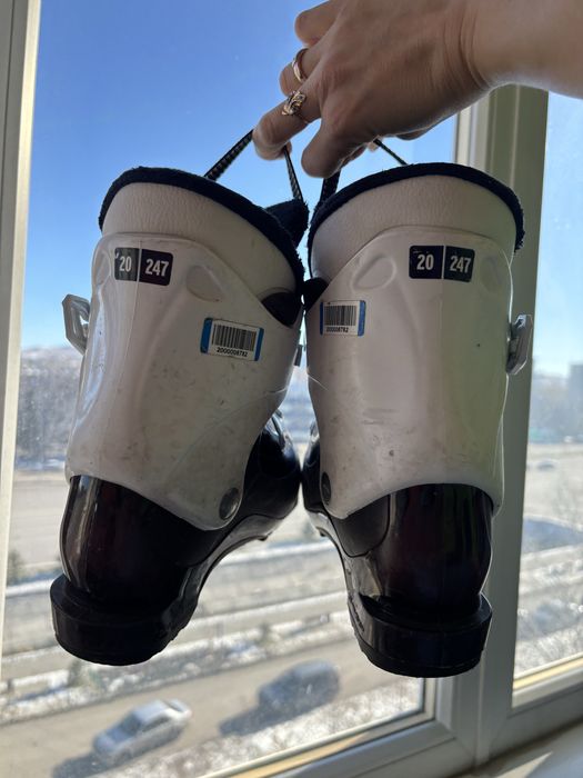 Продам лыжные ботинки детские