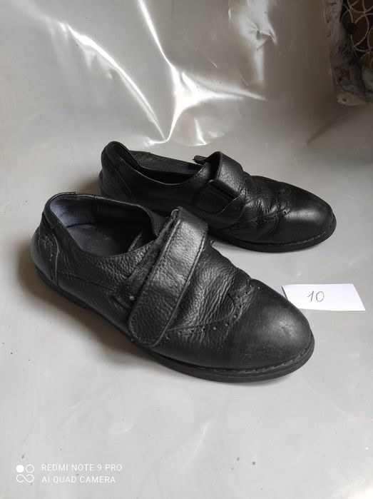 продаю кожаные  туфли и кроссовки на мальчика