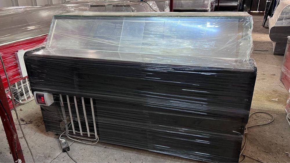 Vitrina frigorifica orizontala cu geam drept si led