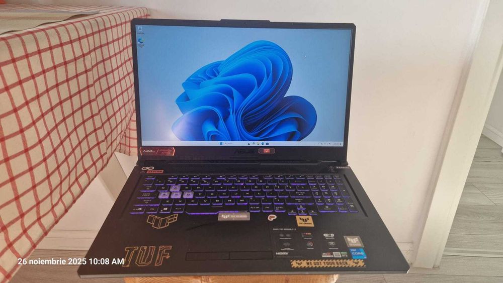 Laptop Asus TUF F17 în stare foarte bună