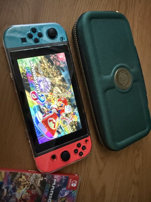 Nintendo Switch + Mario Kart