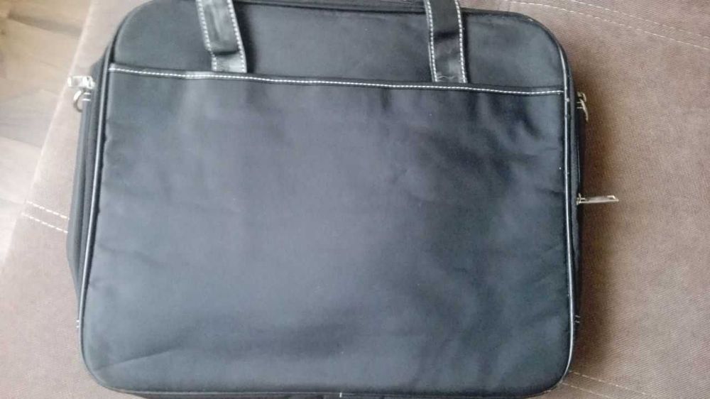 Geanta laptop / Servieta laptop 15-17 inci de umar / mana