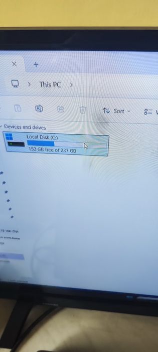 Dell Inspiron 3593 8 Ram За части или поправка и ползване, но целия а