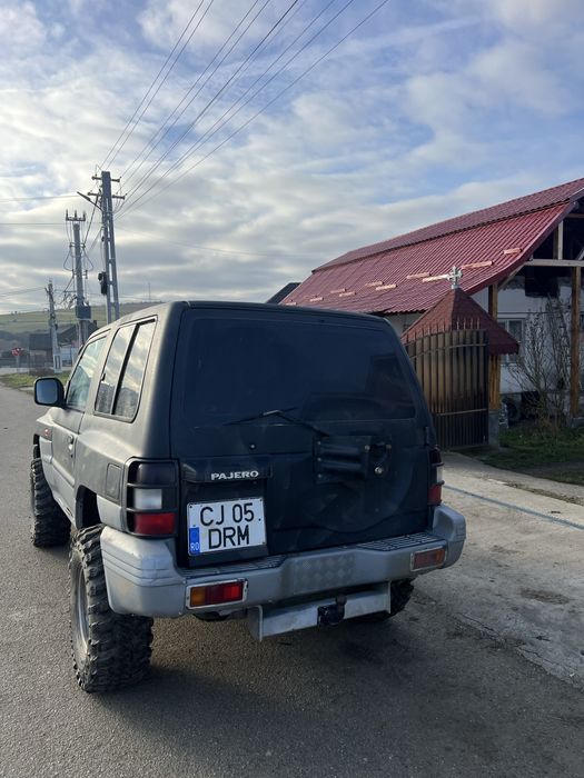 Vand Mitsubishi Pajero, autoutilitară