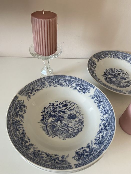 6 броя порцеланови супени чинии, нови