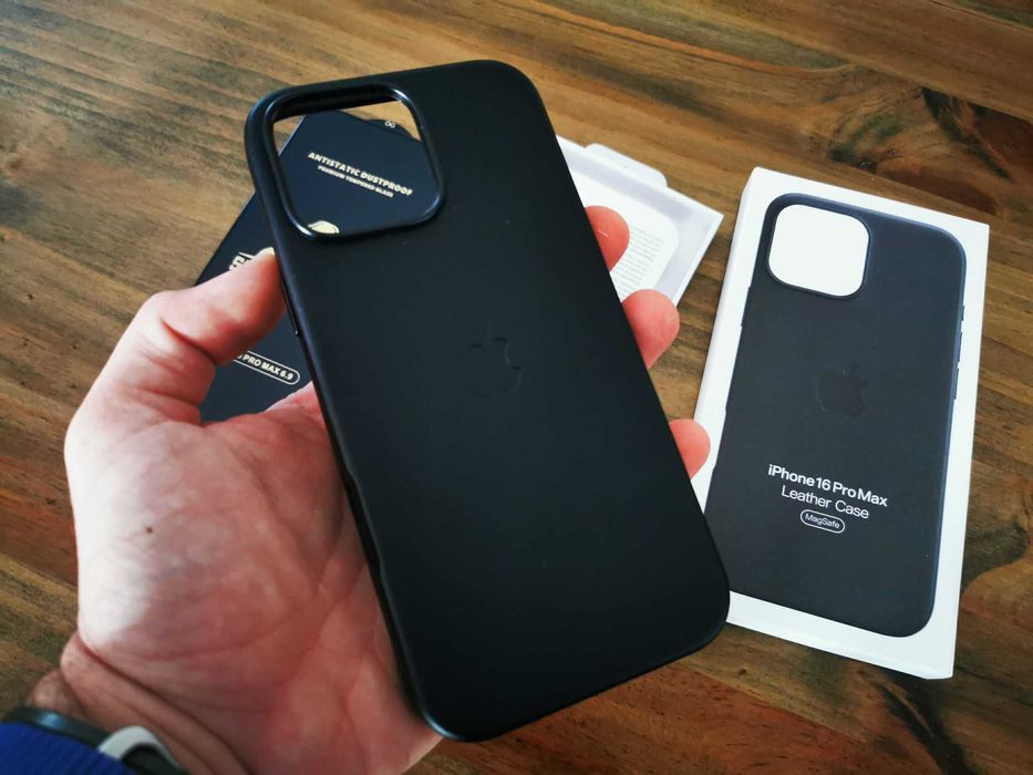 Husa piele cip si Magsafe + folie sticla ecran Iphone 16 17 PRo Max