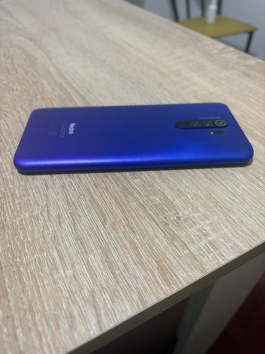 Продам телефон редми