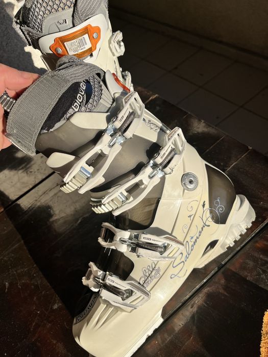 Обувки за ски Саломон 26/26.5отлично състояние