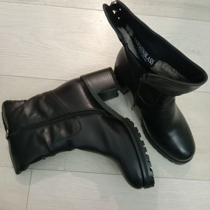 Продам новые сапоги