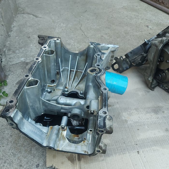 Продавам части за двигятелел дачия,нисан