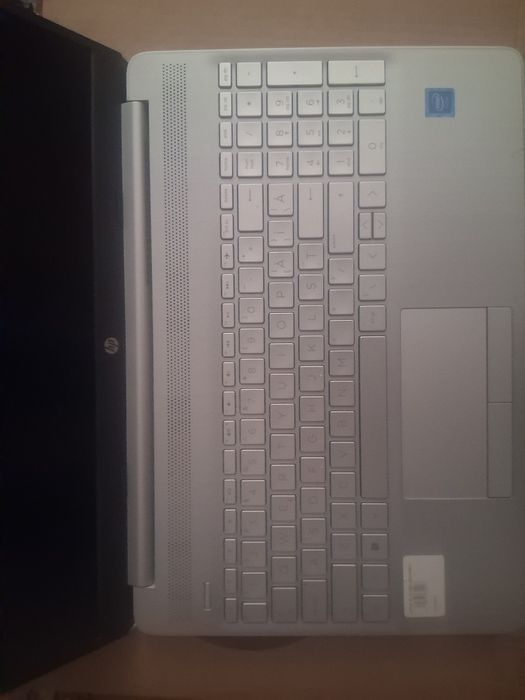 VÂND URGENT!! Laptop hp NOU!
