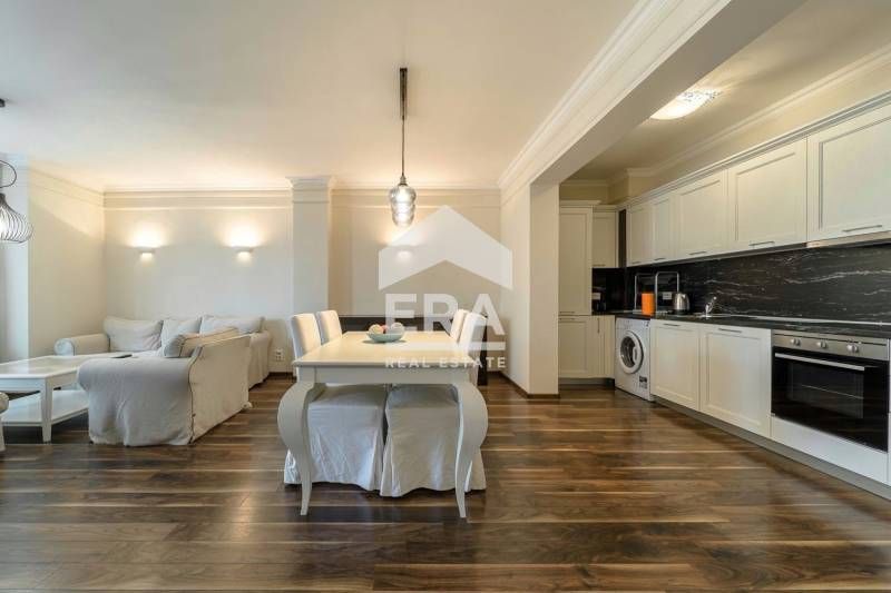 Дава се под наем Тристаен апартамент в София, Лозенец - 127 кв.м за 1750 € - Снимка #1