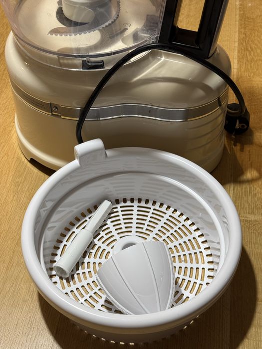 KitchenAid Artisan 5KFP1644EAC 4L crem – ca nou, toate accesoriile