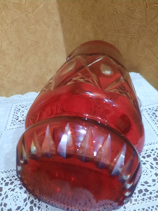 Рубиновый хрусталь. Красивый, винтажный графин с крышкой. В идеальном