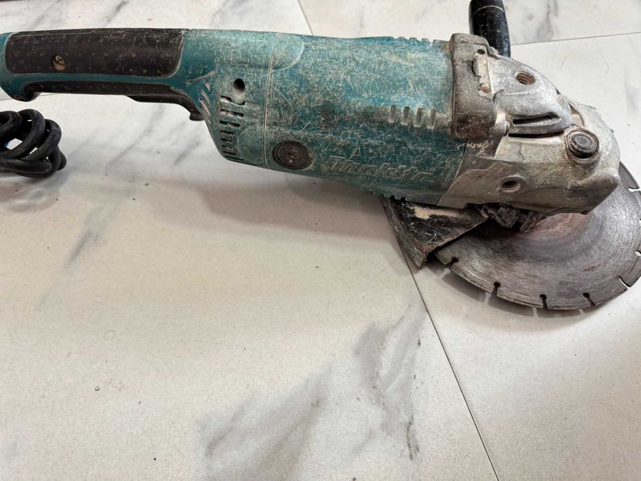 Ъглошлайф Makita GA9020, 2200 W, 230 мм