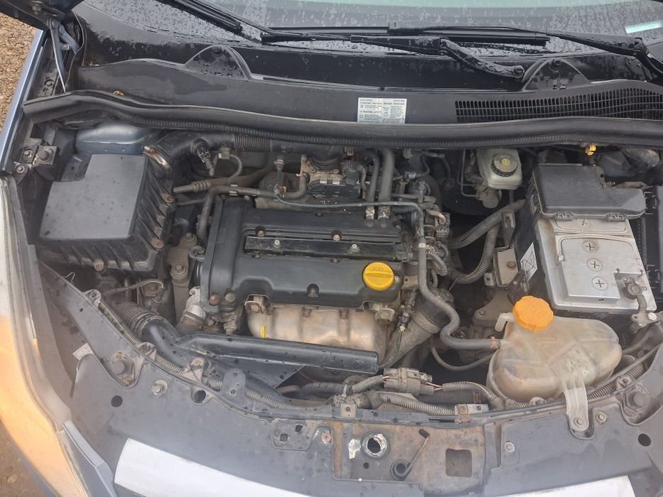 Vând Opel corsa D