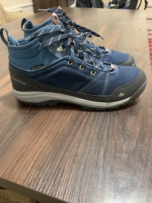 Etik. Decathlon, dekatlon. Waterprof, suv oʻtkazmas