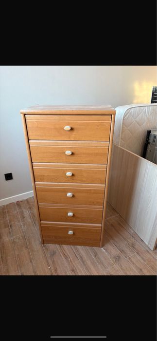 Продам тумбочку