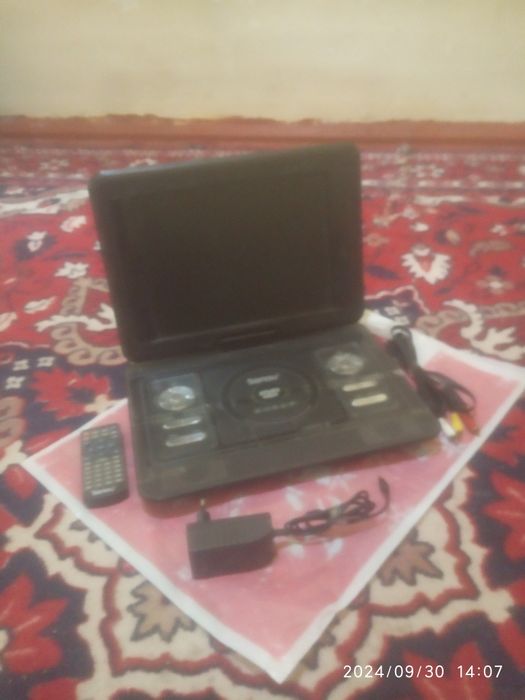 Madel Sony DVD ochilib yopadigan sotiladi xashi texnika.