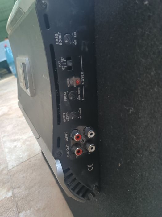 Vând subwoofer și statie jbl