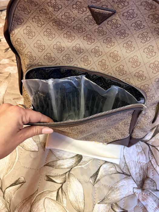Голяма раница Guess