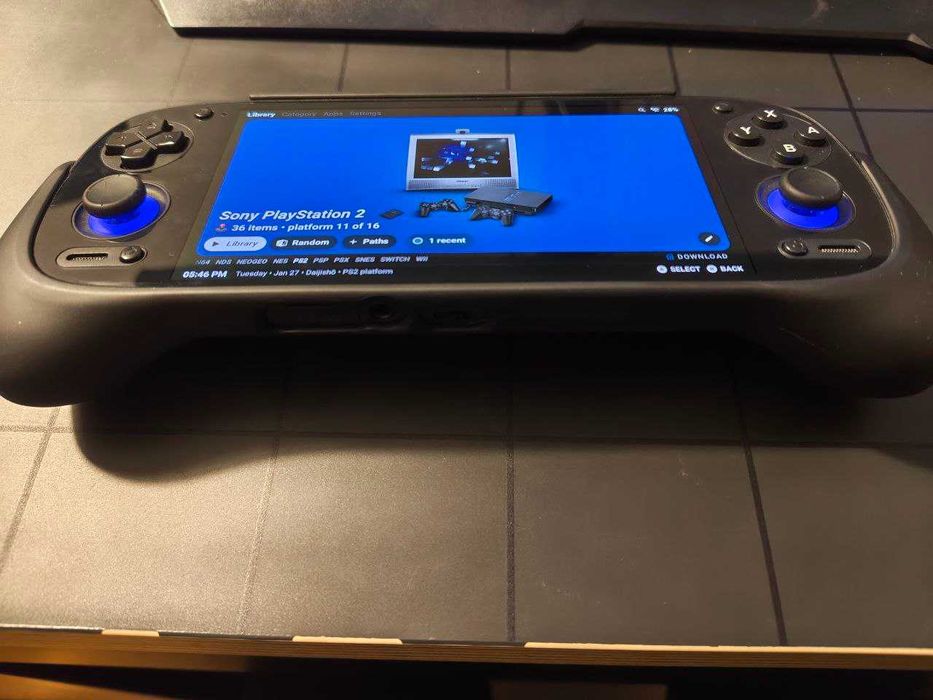 Retroid Pocket 5 + Grip + 256GB Samsung SD Card