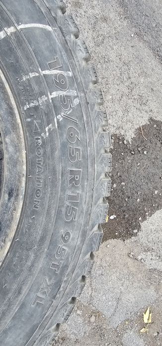 Продам диски с шинами зимними