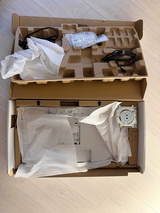 Monitor Dell (S2421HS)