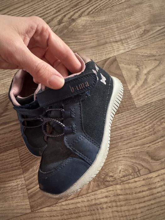 Продам обувь для девочки