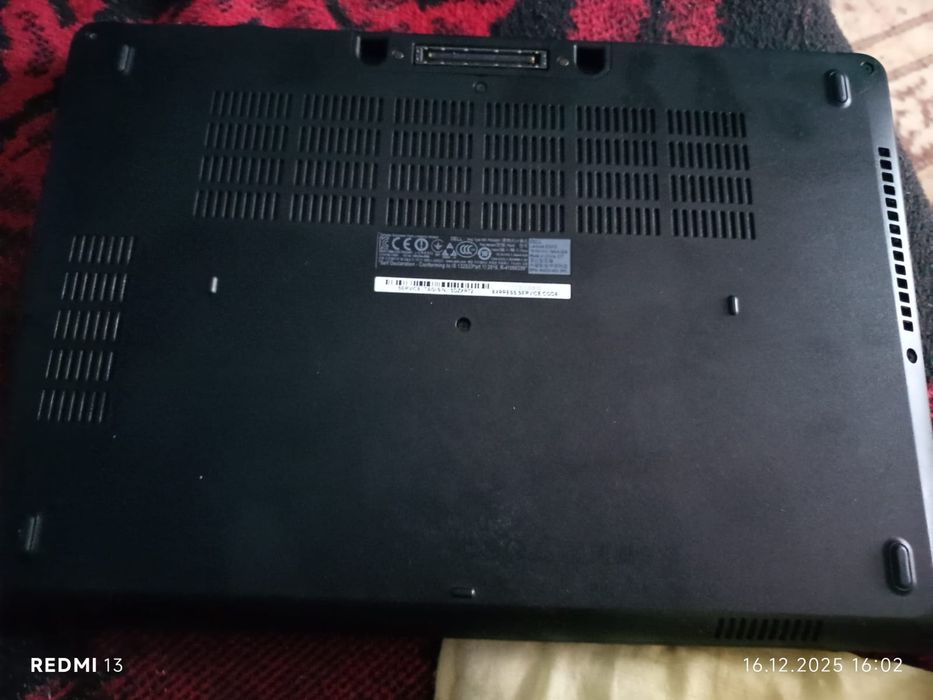 Vând laptop marca deel