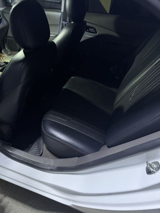 Chevrolet Cobalt 2025 — 6