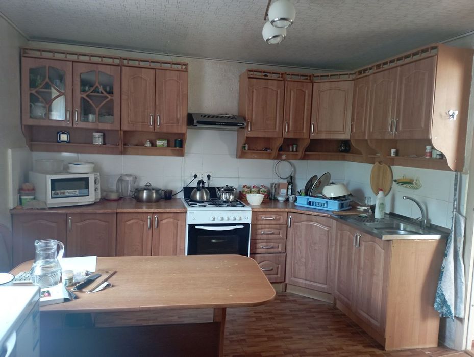 Кухонный гарнитур с мойкой