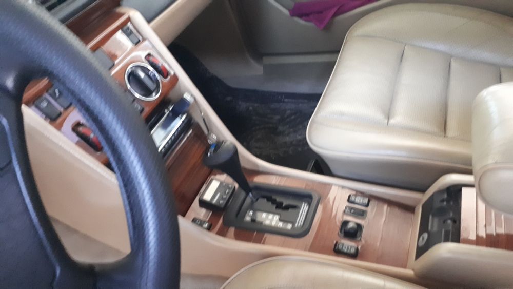 Продам мерседес бенц Е класс w124E280