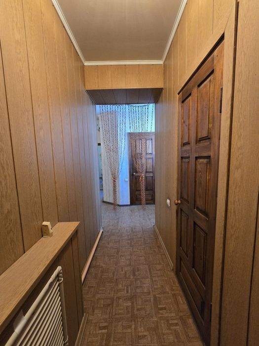 Продаётся 4-комнатный дом в центре города