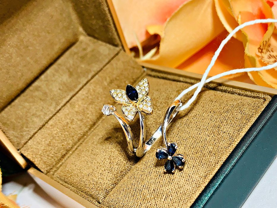 золотое кольцо с бриллиантами и натуральными камнями – Сапфир