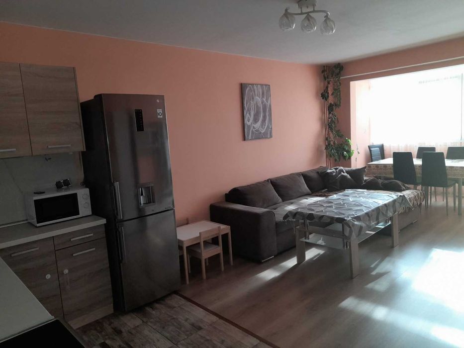 Двустаен апартамент в Дружба 1