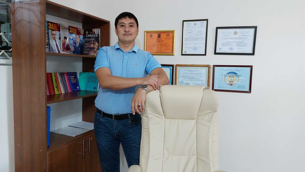 Адвокат/Юрист/Заңгер/Медиатор екі тілде