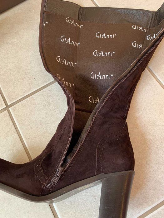 Продавам дамски ботуши GiAnni