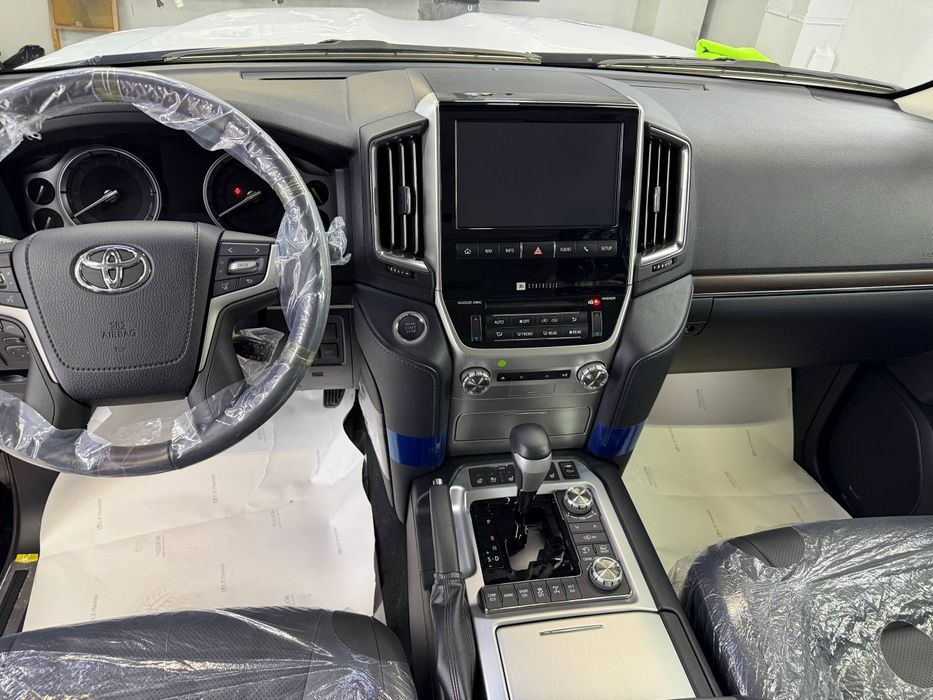 Toyota Land Cruiser Prado Executive Lounge