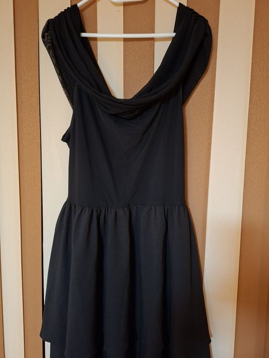 Лятна рокля с голи рамена