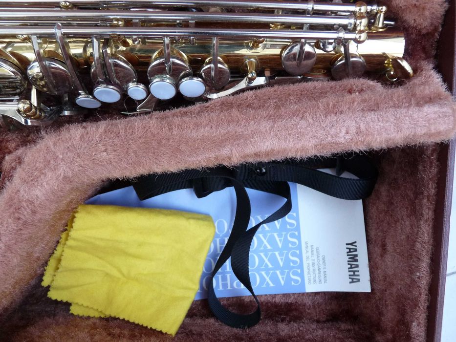 Продавам Алт саксофон Yamaha 25 като нова