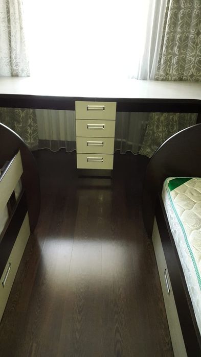 Продам б/у детский спальный гарнитур!